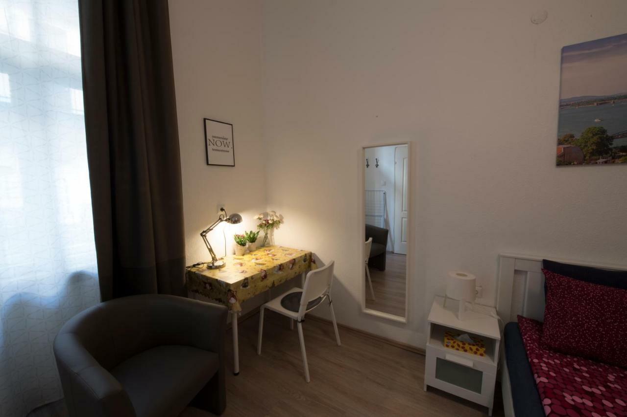 No. 11 Apartment With 2 Bathrooms Next To Railway Station 布达佩斯 外观 照片