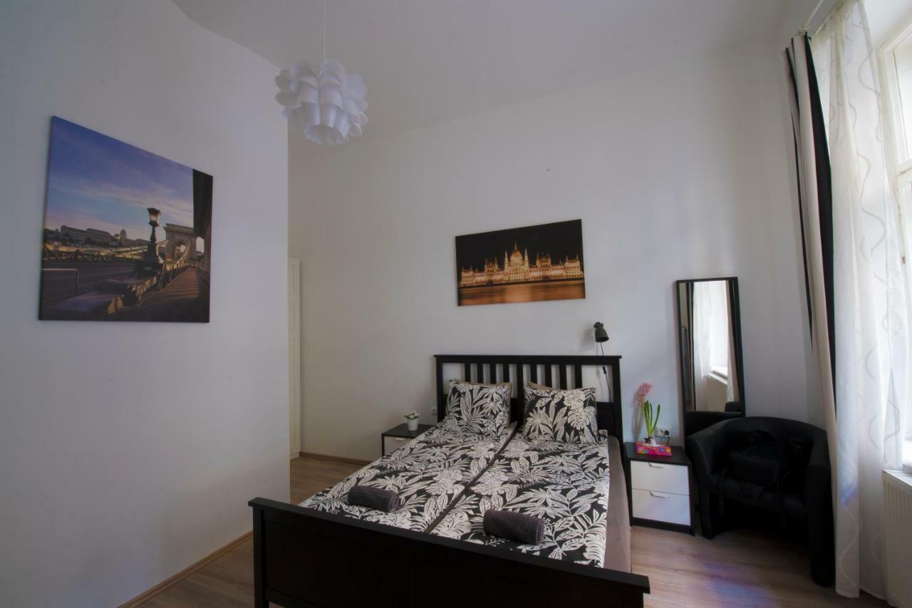 No. 11 Apartment With 2 Bathrooms Next To Railway Station 布达佩斯 外观 照片